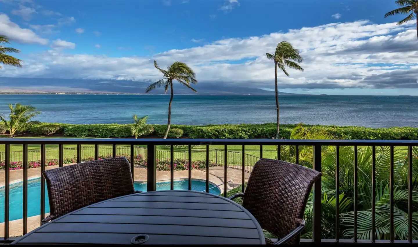 Private Lanai with Breathtaking views of 10,000 ft. Haleakal